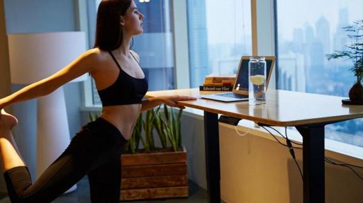 Electric standing desks with precision engineered one-touch controls by StandDesk